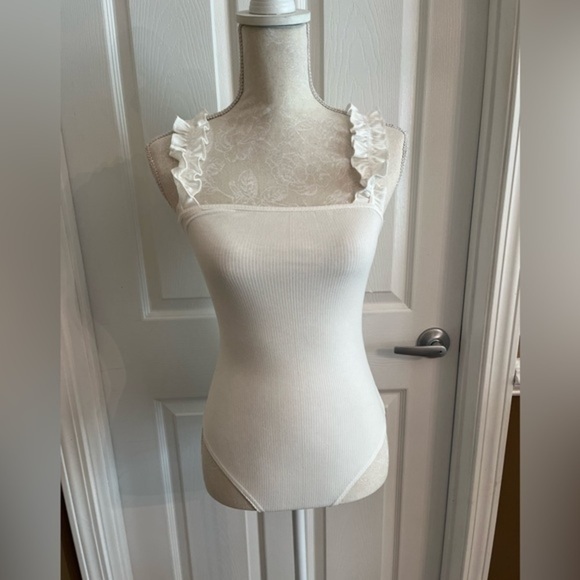 Lelis White Bodysuit NWT Small - Picture 7 of 10